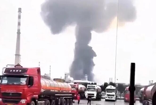 云南一煉油廠發生爆炸事故