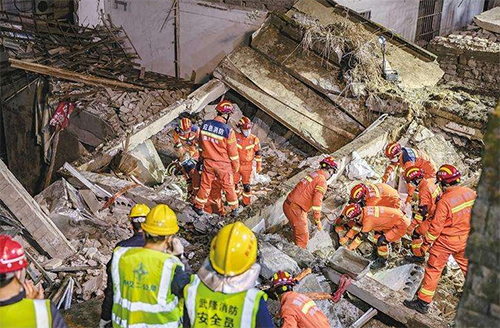 重慶一食堂發(fā)生爆炸坍塌事故